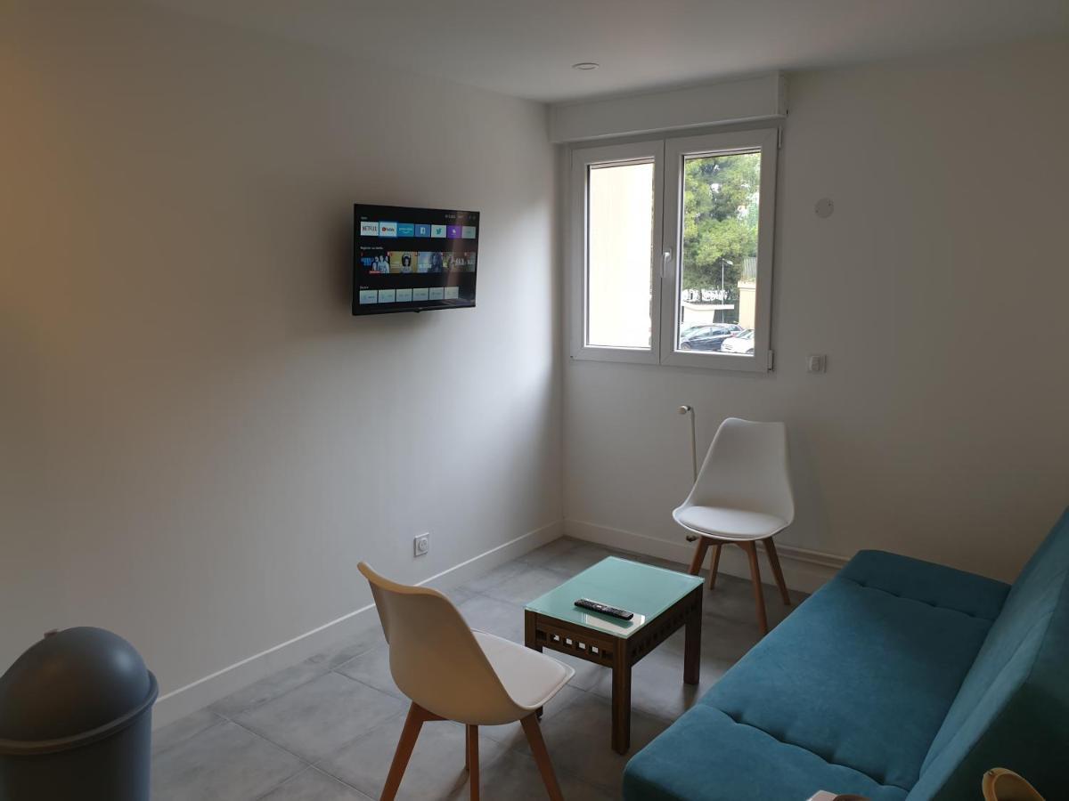 Appartements Renove 2023 Proche Aeroport 5Min, Gare Sncf 2 Min, Tramway Au Pied De L'Immeuble , Parking Possible, Renovated Apartments 2023 Near The Airport 5 Min, Train Station 2 Min, Tram Next To The Building 1 Min, Parking Possible Nice Eksteriør billede
