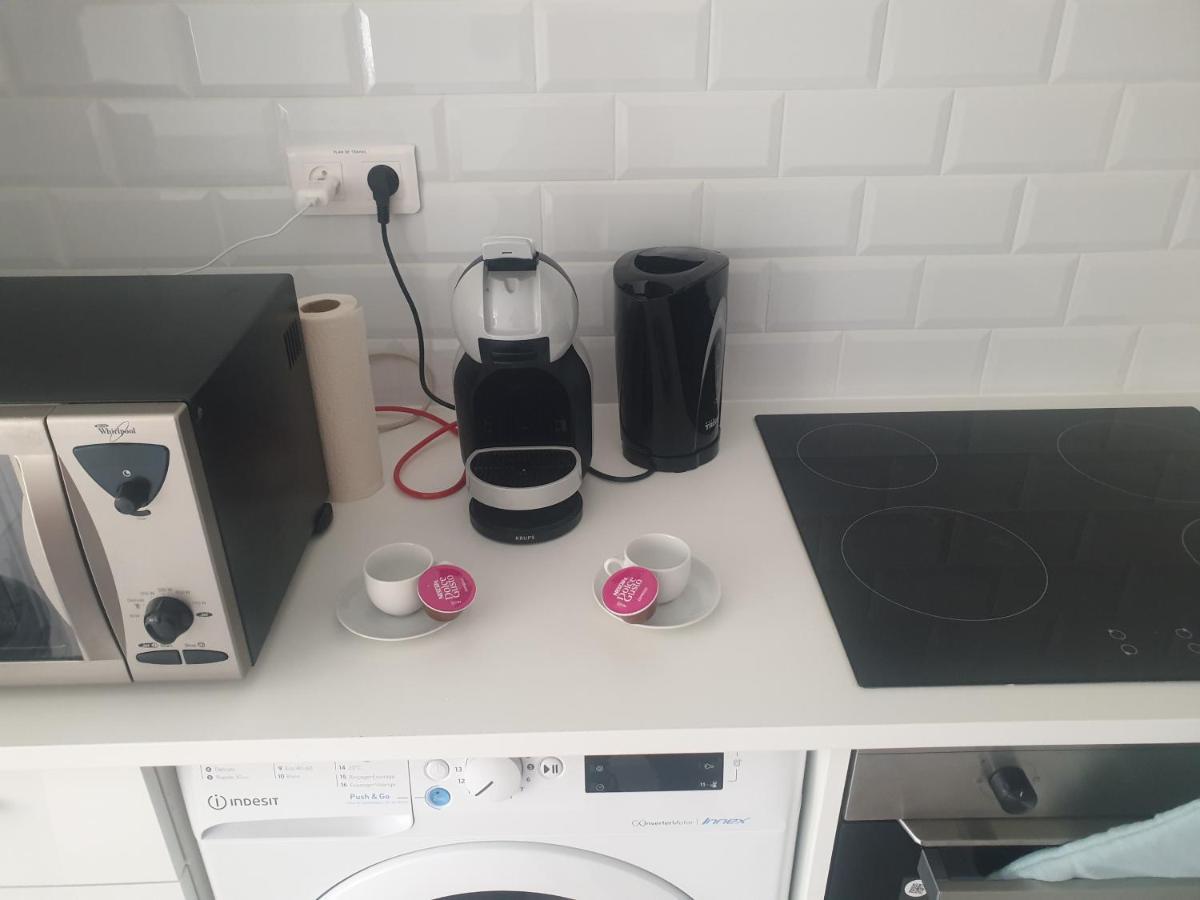Appartements Renove 2023 Proche Aeroport 5Min, Gare Sncf 2 Min, Tramway Au Pied De L'Immeuble , Parking Possible, Renovated Apartments 2023 Near The Airport 5 Min, Train Station 2 Min, Tram Next To The Building 1 Min, Parking Possible Nice Eksteriør billede