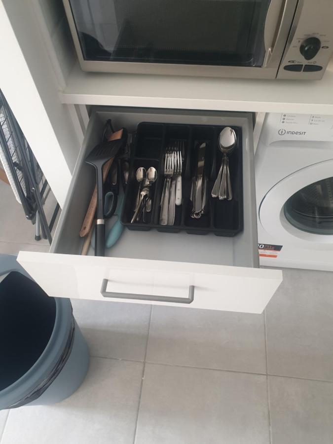 Appartements Renove 2023 Proche Aeroport 5Min, Gare Sncf 2 Min, Tramway Au Pied De L'Immeuble , Parking Possible, Renovated Apartments 2023 Near The Airport 5 Min, Train Station 2 Min, Tram Next To The Building 1 Min, Parking Possible Nice Eksteriør billede