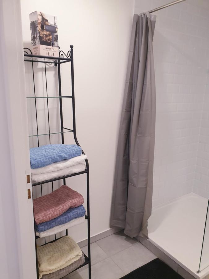 Appartements Renove 2023 Proche Aeroport 5Min, Gare Sncf 2 Min, Tramway Au Pied De L'Immeuble , Parking Possible, Renovated Apartments 2023 Near The Airport 5 Min, Train Station 2 Min, Tram Next To The Building 1 Min, Parking Possible Nice Eksteriør billede
