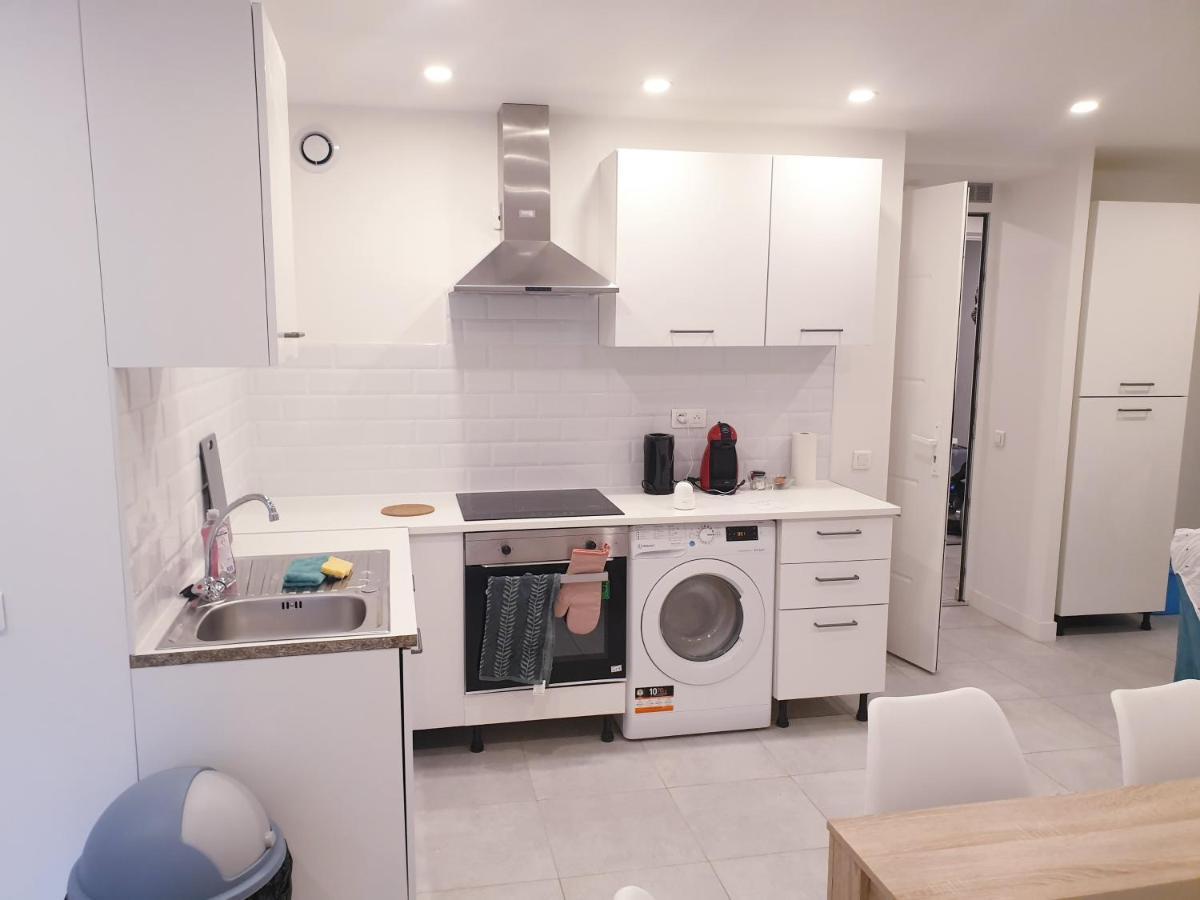 Appartements Renove 2023 Proche Aeroport 5Min, Gare Sncf 2 Min, Tramway Au Pied De L'Immeuble , Parking Possible, Renovated Apartments 2023 Near The Airport 5 Min, Train Station 2 Min, Tram Next To The Building 1 Min, Parking Possible Nice Eksteriør billede