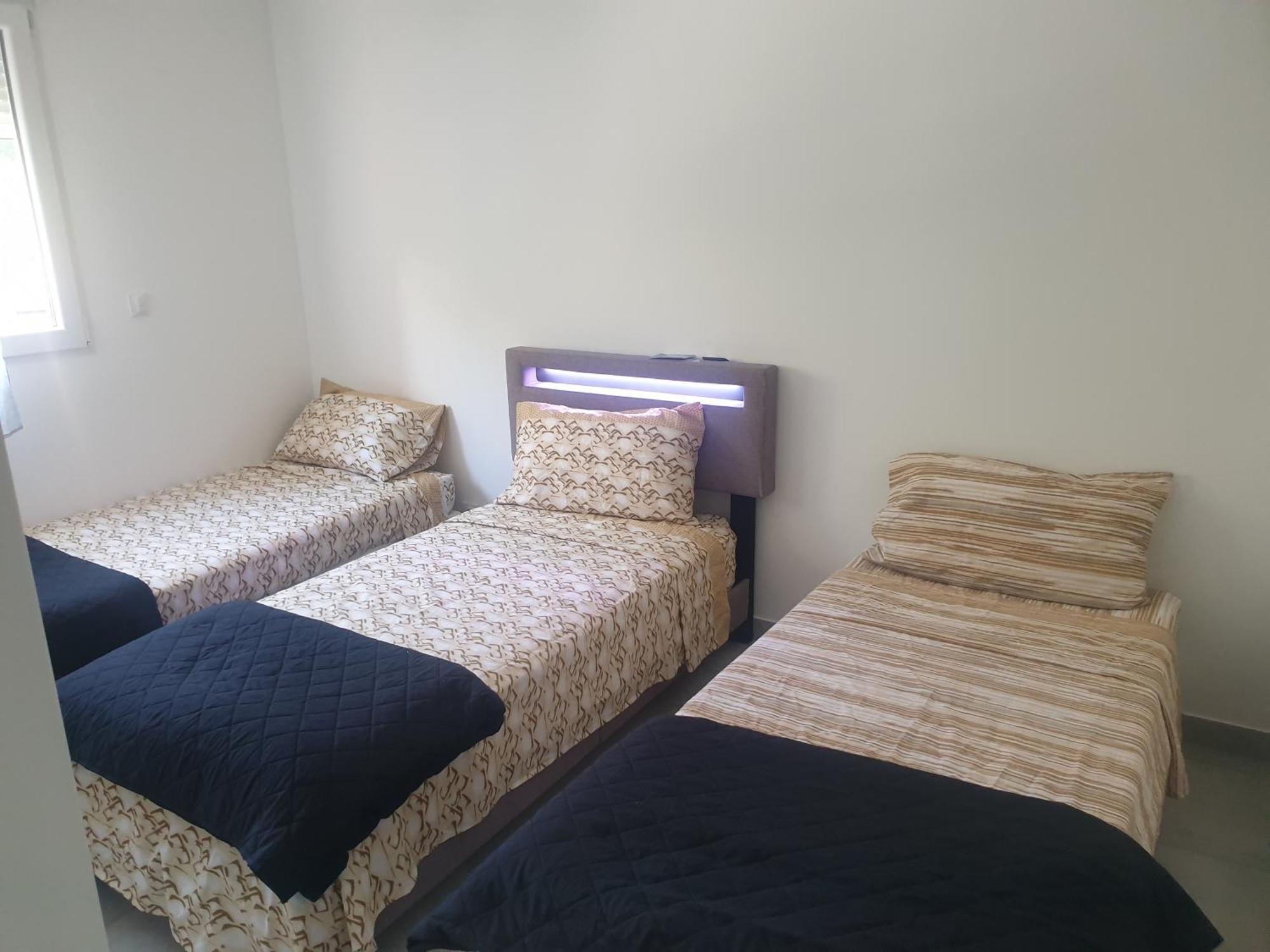 Appartements Renove 2023 Proche Aeroport 5Min, Gare Sncf 2 Min, Tramway Au Pied De L'Immeuble , Parking Possible, Renovated Apartments 2023 Near The Airport 5 Min, Train Station 2 Min, Tram Next To The Building 1 Min, Parking Possible Nice Værelse billede