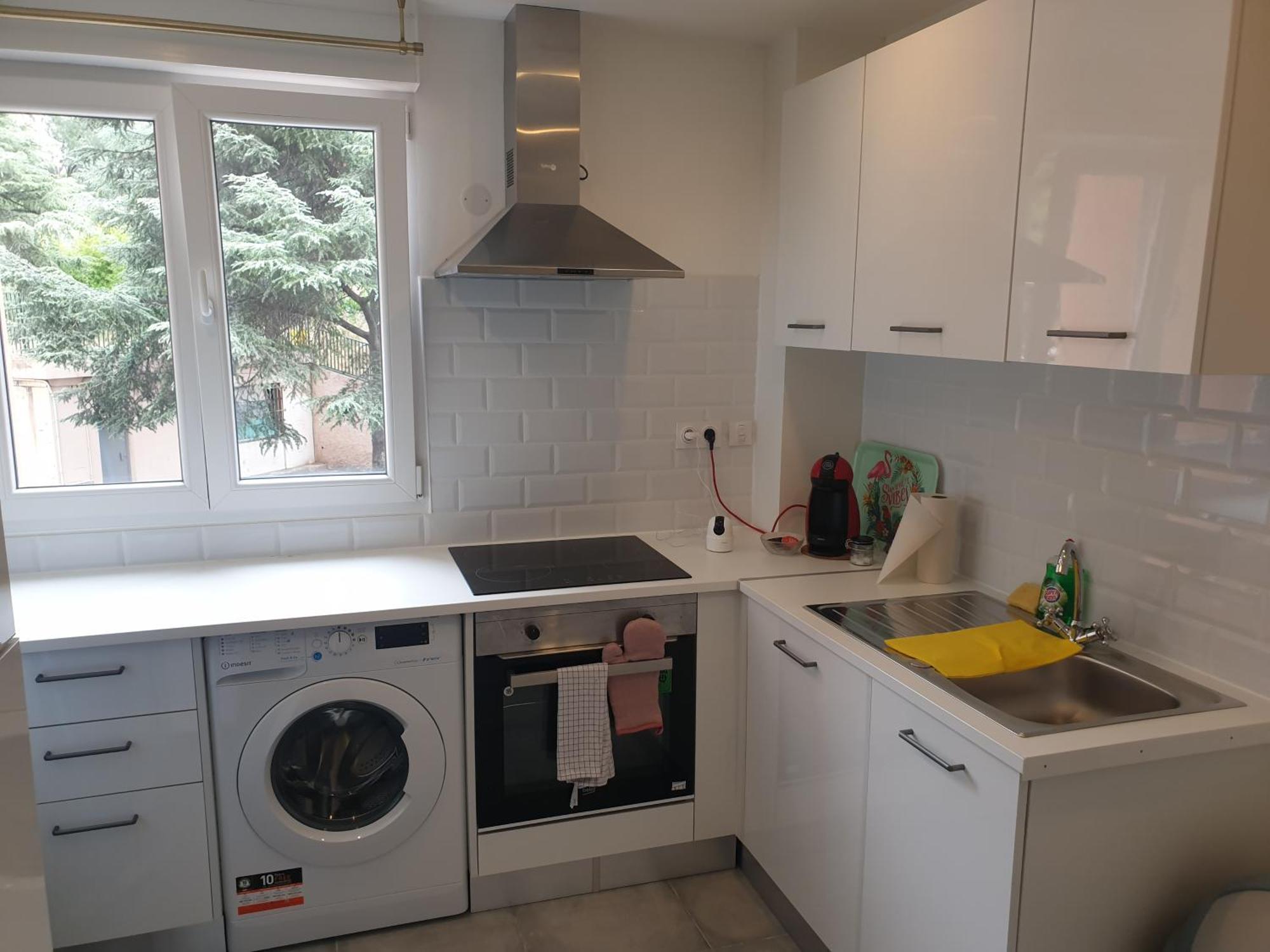 Appartements Renove 2023 Proche Aeroport 5Min, Gare Sncf 2 Min, Tramway Au Pied De L'Immeuble , Parking Possible, Renovated Apartments 2023 Near The Airport 5 Min, Train Station 2 Min, Tram Next To The Building 1 Min, Parking Possible Nice Værelse billede